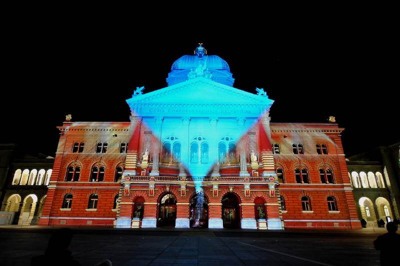 — Bundesrat illuminé — Bern/Berne —