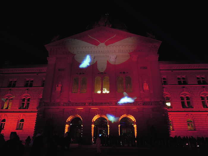 — Façade illuminée du Bundesrat lors de la nuit des musées — Bern/Berne —