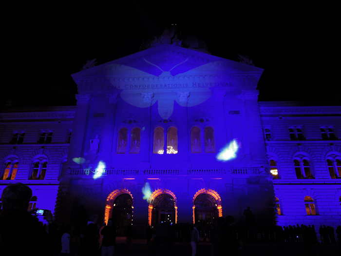 — Façade illuminée du Bundesrat lors de la nuit des musées — Bern/Berne —