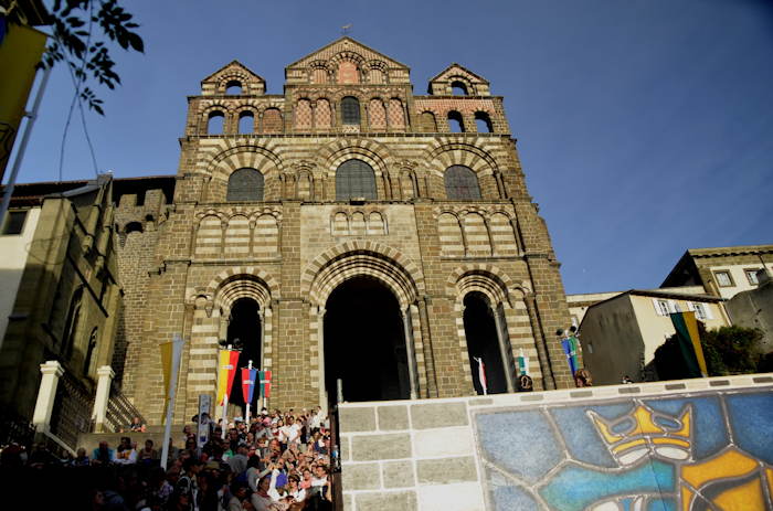 Façade de la cathédrale - Le Puy en Velay