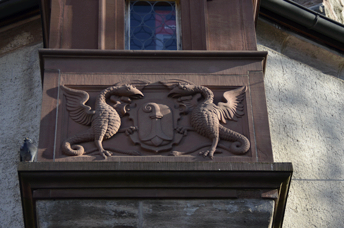 — Couple de basilics sur un angle de façade de la St.-Johanns-Tor- ou -Porte Saint-Jean- Bâle/Basel —