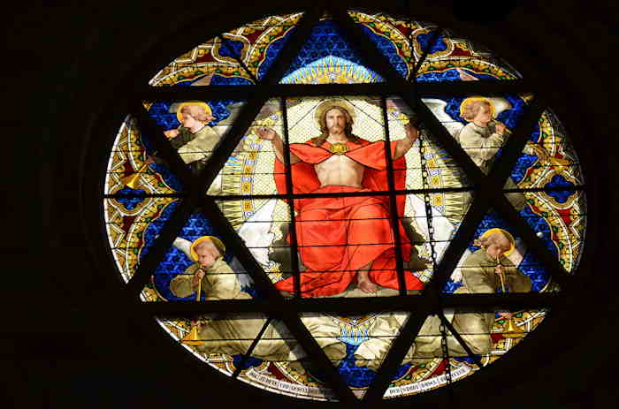— Fensterverglasung - Basler Muenster Christus —  — Vitrail en Rosace de la cathédrale "Christ en majesté" côté cloître - Bâle/Basel —