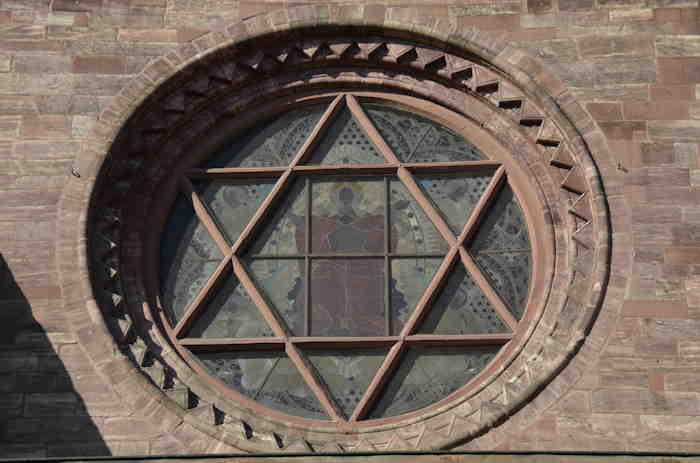— Fensterverglasung - Basler Muenster Christus —  — Vitrail en Rosace de la cathédrale "Christ en majesté" côté cloître - Bâle/Basel —