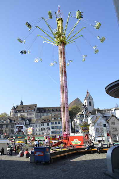 Attraction Foraine sur la Barfüsserplatz - Bâle/Basel —