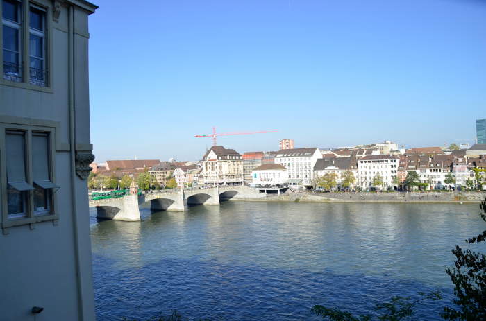 — Mittlere Brücke pris depuis l'Augustinerstrasse dans le quartier historique - Bâle/Basel —