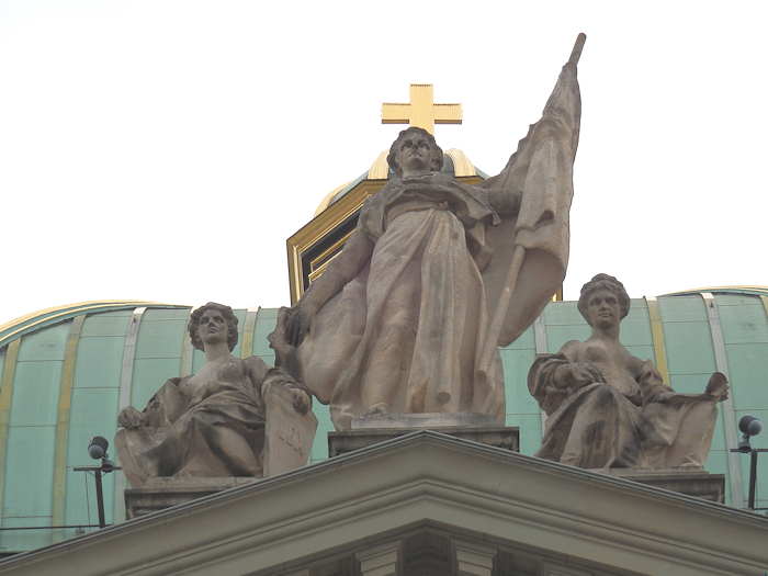 — Helvetia au sommet du Bundesrat (Conseil fédéral) — Bern/Berne —