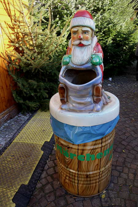 — Poubelle sur un marché de Noël — Cologne —
