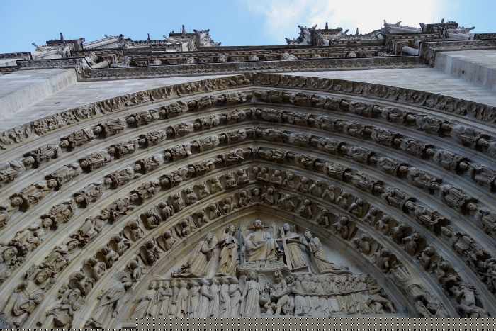 — Détail du tympan central - Cathédrale Notre Dame - Paris —