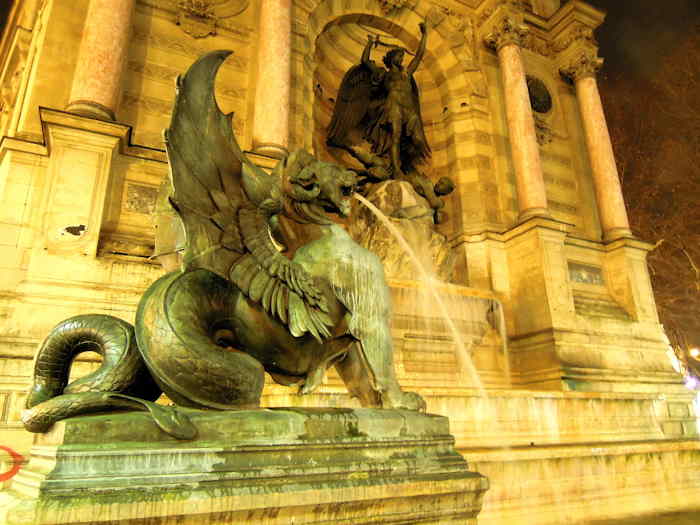 — Fontaine "St Michel" sur la Place du même nom — Paris —