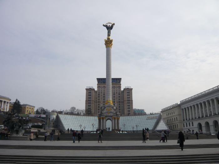 — Place de la Victoire — Kiev (Ukraine) —