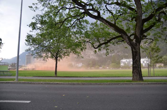 — Bourrasque de vent d'orage en centre ville - Interlaken —