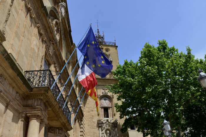 — Tour de l'horloge — Place de l'Hôtel-de-Ville — Aix-en-Provence —