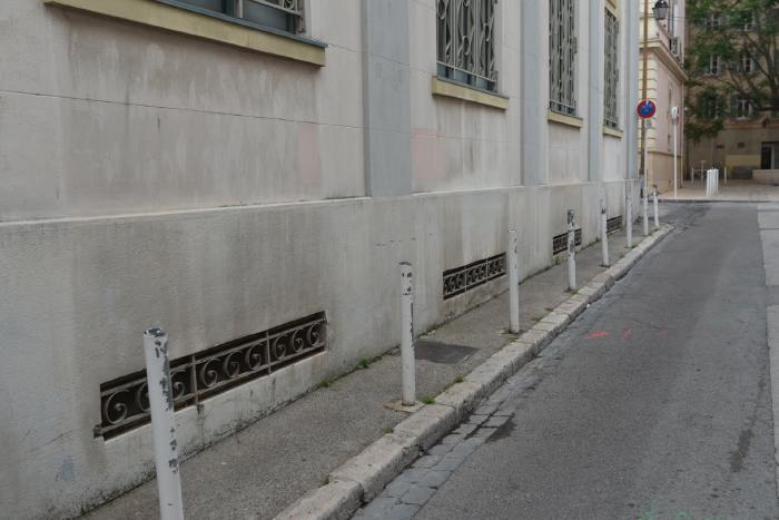 — Anciennes Halles municipales — Toulon —