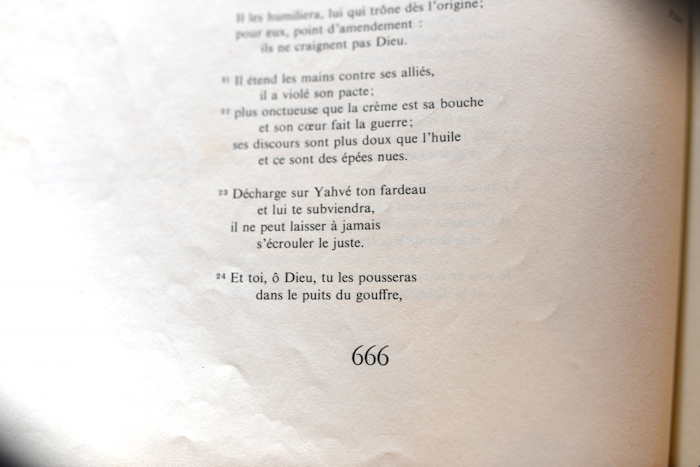 — Bible ouverte — église Notre Dame du Bon Voyage — Cannes —