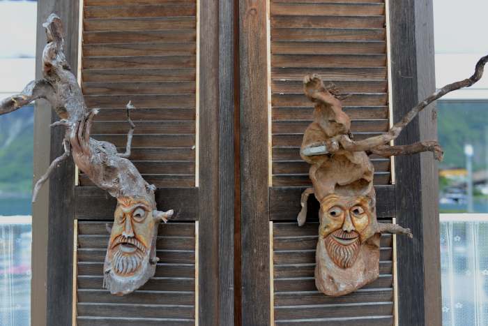 Sculptures sur bois — Iseltwald