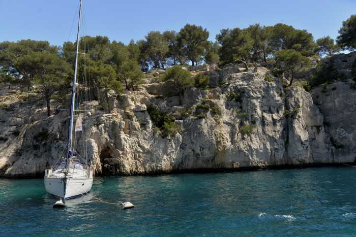 — Calanques de Marseille à Cassis vues depuis la mer —