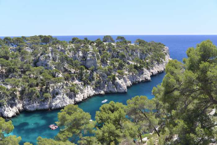 — Calanques de Marseille à Cassis vues depuis le littoral —