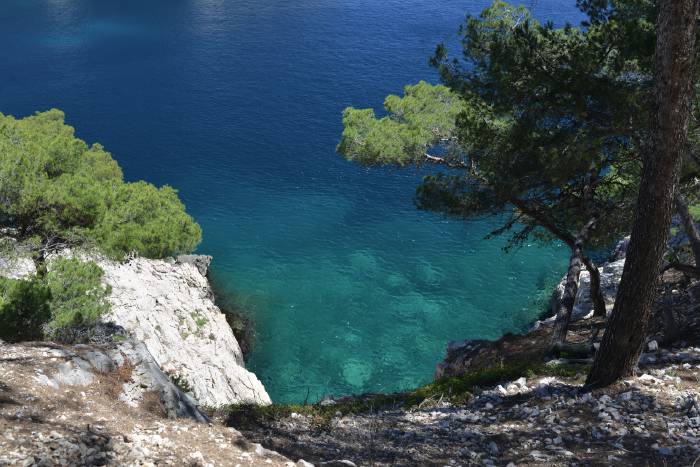 — Calanques de Marseille à Cassis vues depuis le littoral —