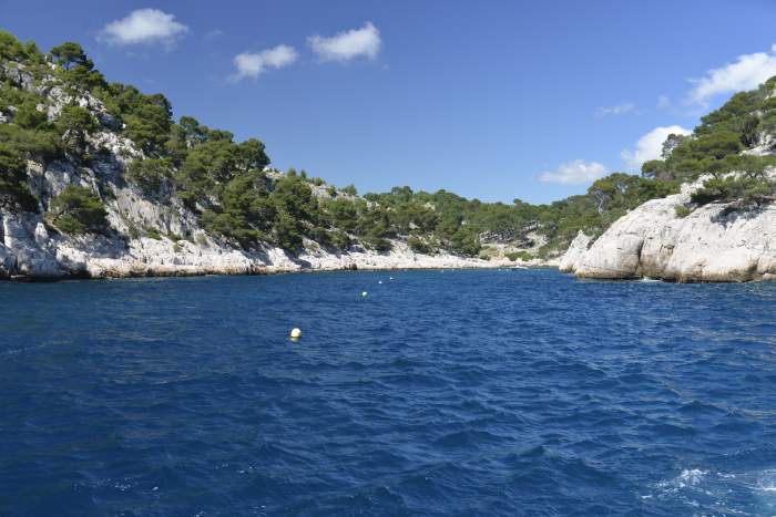 — Calanques de Marseille à Cassis vues depuis la mer —