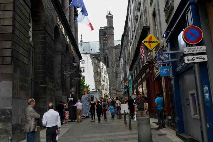 — Groupe Folklorique Portugais devant la Mairie - Clermont-Ferrand —