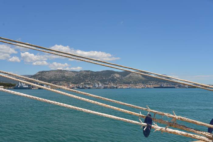 — Navires de guerre dans le port de Toulon - Toulon —