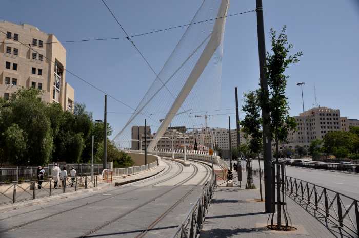 Première ligne de tramway à la veille des essais - Jérusalem