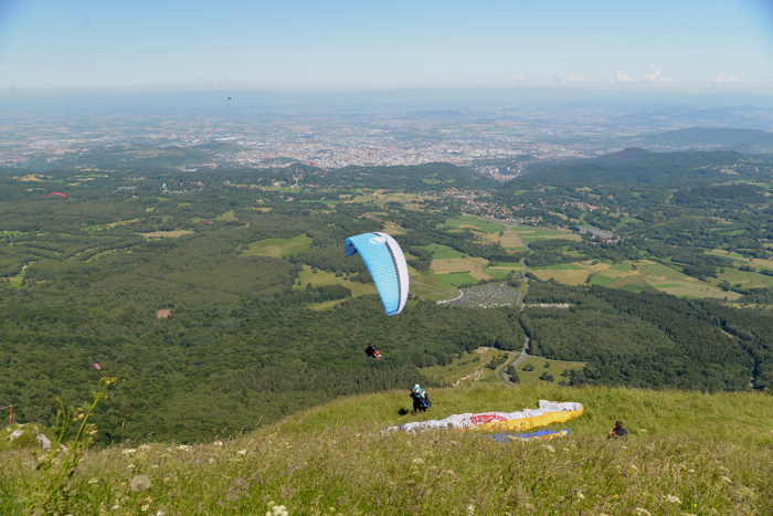 — Vue panoramique de Clermont-Ferrand depuis le sommet du Puy-de-Dôme - Clermont-Ferrand —