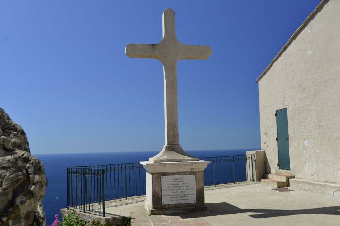 — Eglise Notre Dame de Mai - Commune de Six-Fours-Les-Plages —