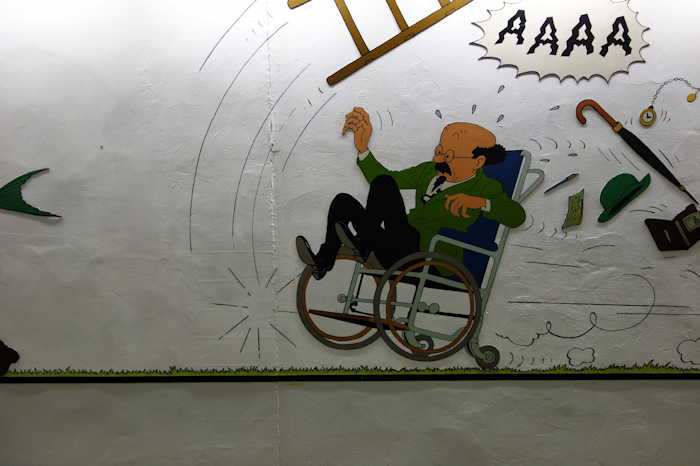 — BD Tintin — Fresque murale dans le métro — Bruxelles —