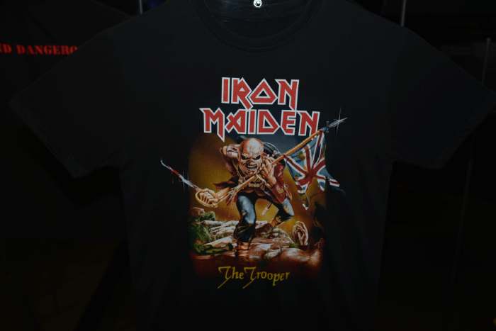 Iron Maiden en croisade?  — T-shirt Iron Maiden — Foire Expo: Rock Story — Clermont-Fd/Cournon —