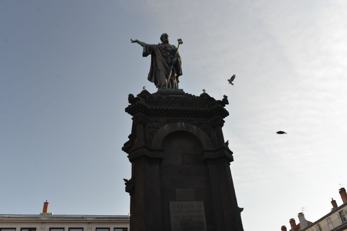 Statue d'Urbain II — Place de la Victoire — Clermont-Fd