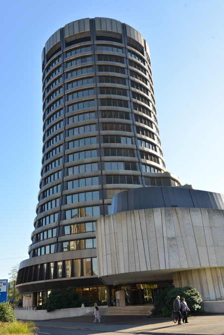 — Tour de la Banque des Règlements Internationaux— Bâle/Basel —