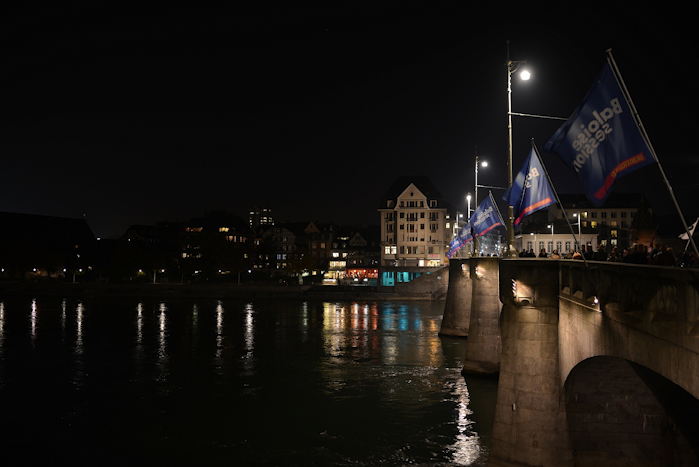 — Le Mittlere Brücke sur le Rhin - Bâle/Basel —