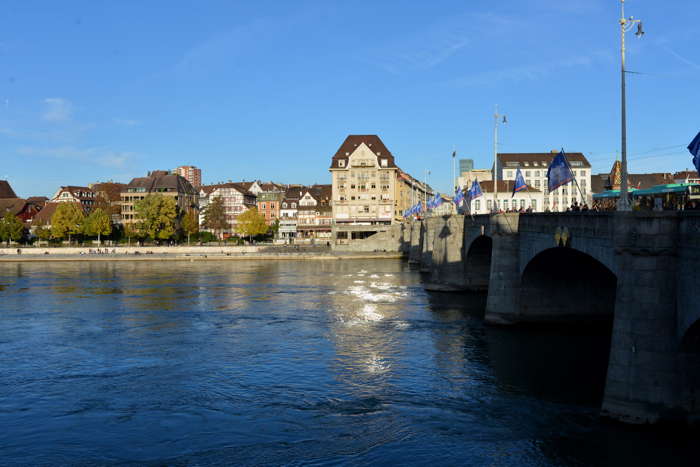 — Mittlere Brücke pris depuis la berge - Bâle/Basel —