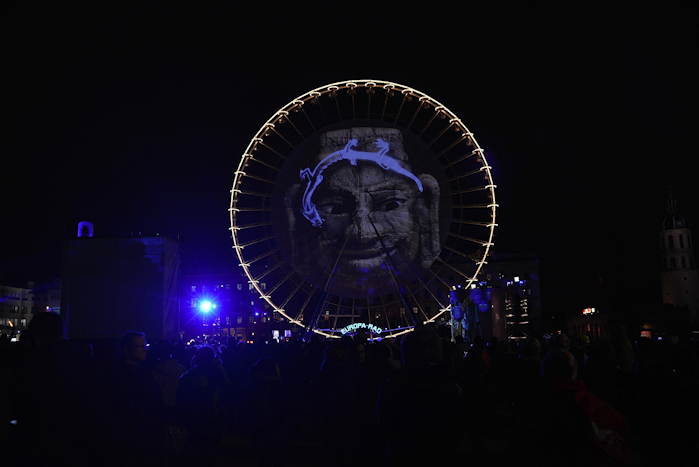 Passage du dragon...  — Grande Roue Europe Rad — Place Bellecour — Fête des lumières — Lyon —