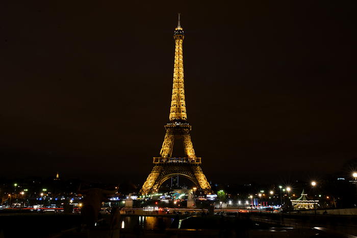 — La tour Eiffel vue depuis le Trocadero — Paris —