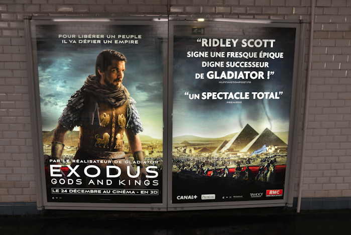 — Panneau publicitaire Film Exodus de R. Scott dans le métro — Paris —