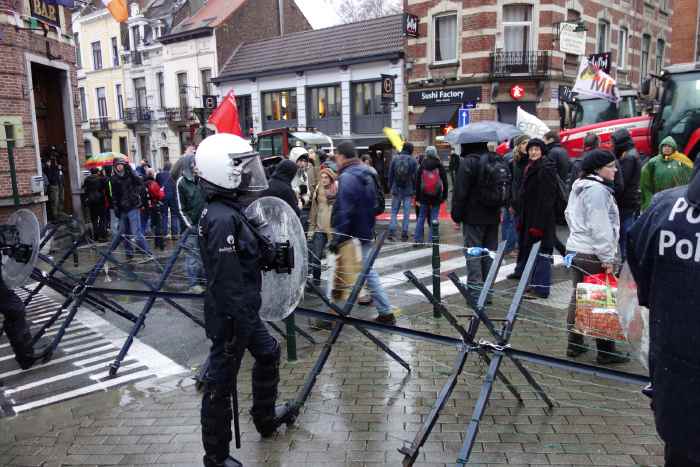 — Manifestations près du Conseil de l'Europe — Bruxelles —