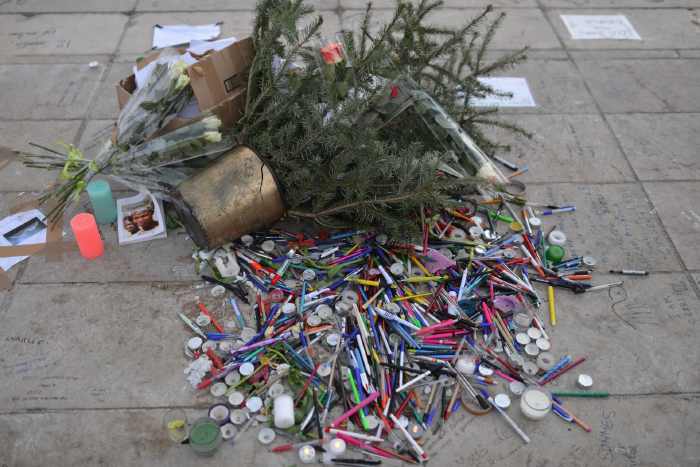 — Opération "Je suis Charlie" — Place de Jaude — Clermont-Fd —