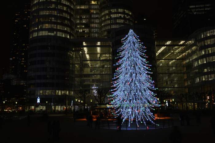 — Esplanade de la Défense — Paris —