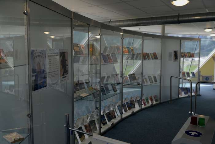 — Librairie Von Däniken au Jungfrau-Park — Interlaken (CH) —