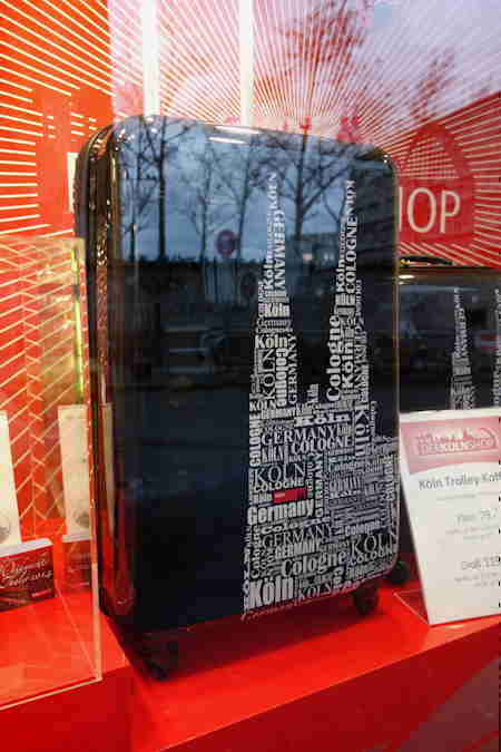 — Valise personnalisée "Cologne" présentée dans une vitrine - Cologne —