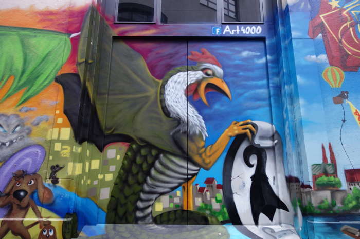 — Basilic en peinture murale tenant la mitre Bâloise — Bâle/Basel —