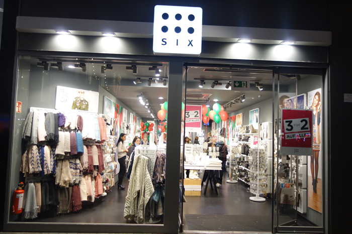 Vitrine boutique Domino en centre-ville — Saarbrücken