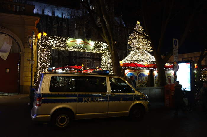 Véhicules de police — Marchés de Noël — Cologne/Köln