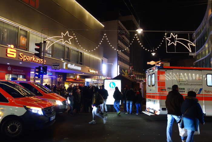 Accident passage clouté entrée marché de Noël en centre-ville — Saarbrücken