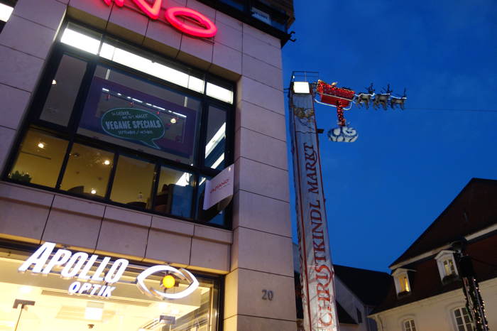 Traîneau et rennes du Père Noël - Marché de Noël en centre-ville — Saarbrücken