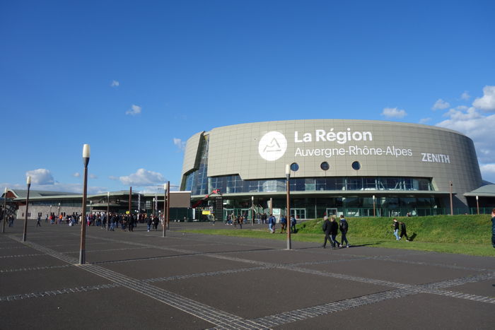 — Meeting par projection d'un Hologramme de JL Mélenchon depuis Dijon au Zénith de Cournon/ Clermont-Fd —