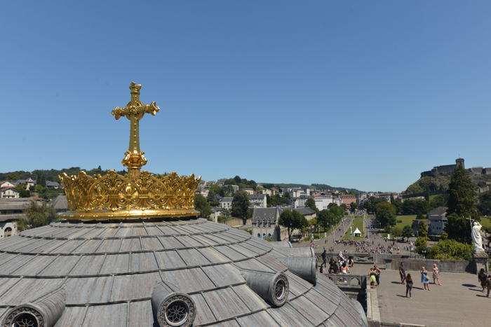 Dôme et couronne de la Basilique Notre-Dame-du-Rosaire — Lourdes