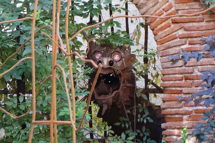 — Jardin de la sorcière et du dragon — Cahors —